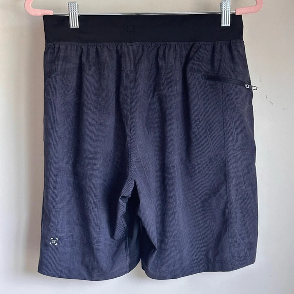 Lululemon T.H.E. Short 9” Linerless - Size M (Gridlines Deep Coal Black) - Picture 13 of 14